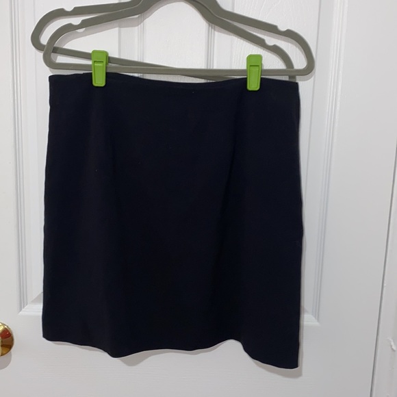 NWOT Loft Black MIDI Skirt with Gold Button Detail on Side Size 8 - Picture 3 of 5